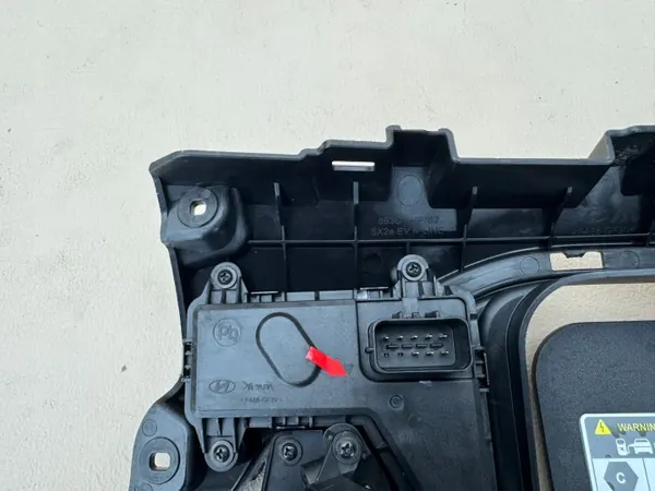 Laadpoortklep Hyundai Kona II EV N-Line OEM 863CC-HF702 image 9
