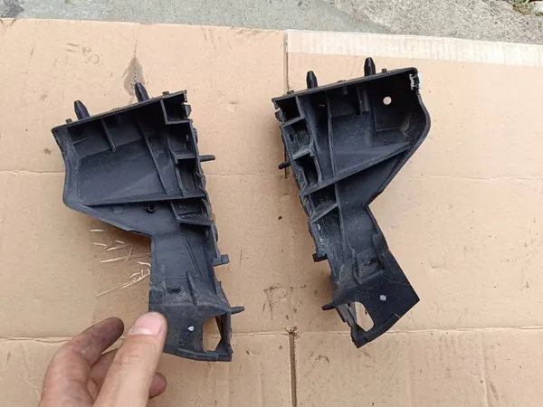 AUDI Q5 8R Guia de Para-choque Esquerda Frontal 8R0807284C image 4