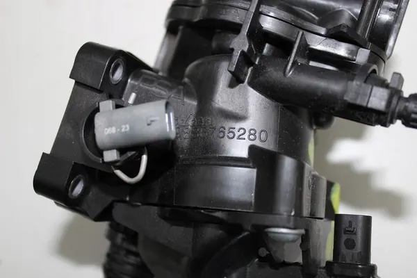 Carcasa de termostato OPEL MOKKA B II 1.2 THP 2023 image 3