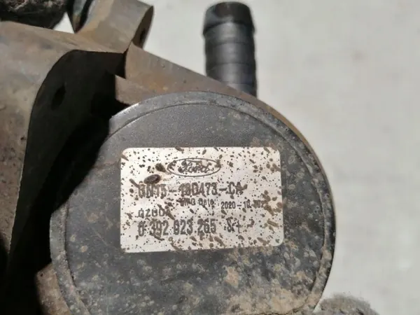 Pompe à eau Ford Ecosport OEM GN15-18D473-CA image 4