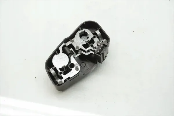 BMW OEM 230569L takavalolamppupohja vasen puoli image 2