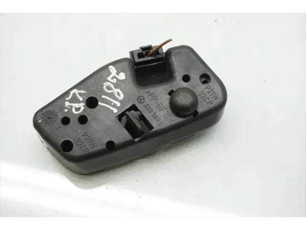BMW OEM 230569L takavalolamppupohja vasen puoli image 10