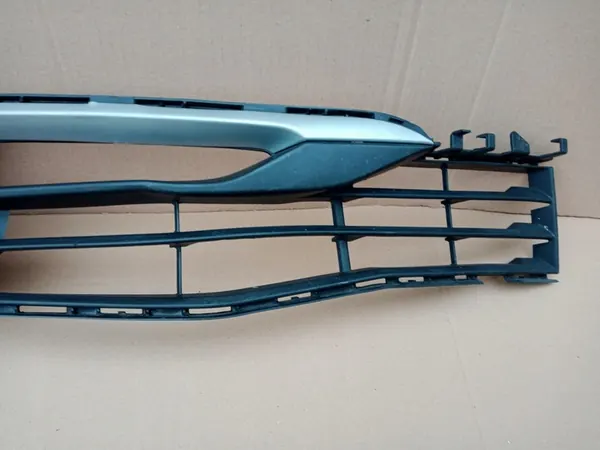 Griglia Paraurti Anteriore Destro BMW G30 G31 2016- image 4