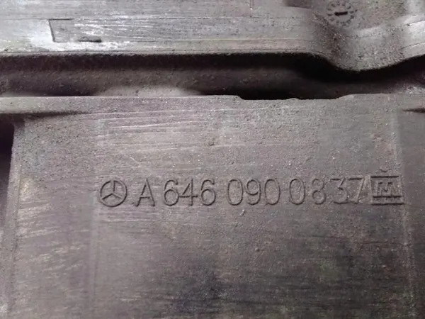 Colector de admisión usado OEM A6460900837 Mercedes image 6