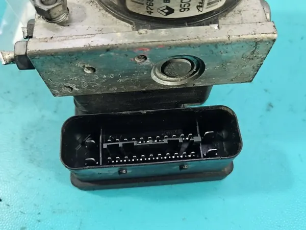 Pompe ABS OEM 476606747R pour Renault Megane III image 3