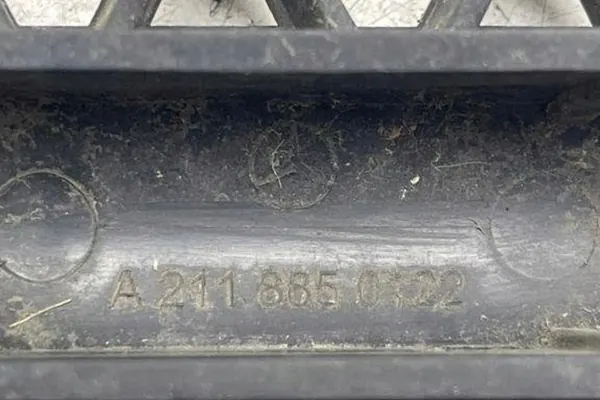 Grille de pare-chocs centrale MERCEDES-BENZ E (W211) A2118850122 image 3