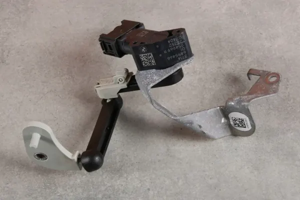 Sensor Nível Farol Dianteiro OEM 6895466 BMW Usado image 2