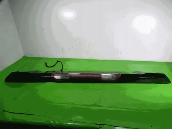GMC Sierra V Ohjaamon spoileri OEM FROST-398870- image 2