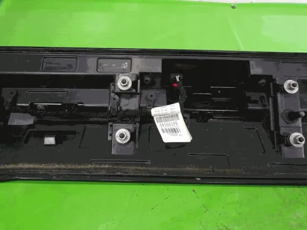 GMC Sierra V Ohjaamon spoileri OEM FROST-398870- image 10