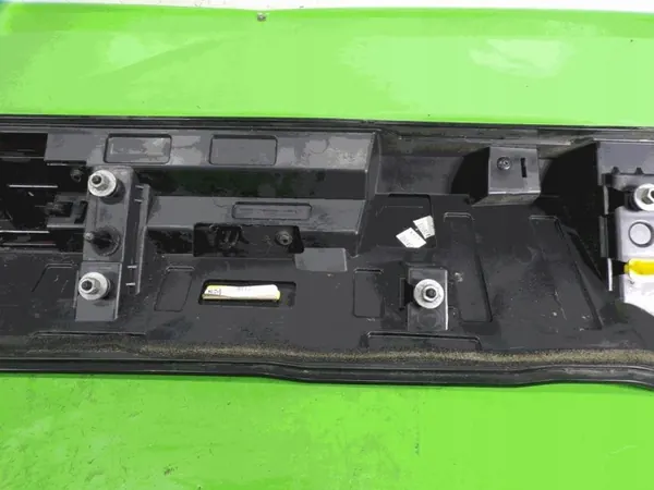 GMC Sierra V Ohjaamon spoileri OEM FROST-398870- image 9