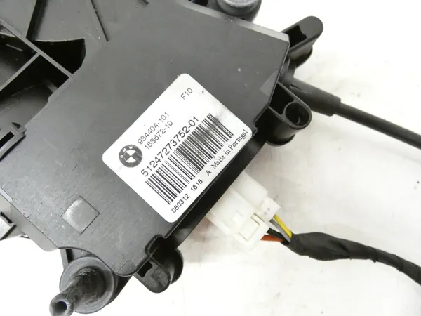 BMW 5 F10 Bagagelås 51244447850 image 4