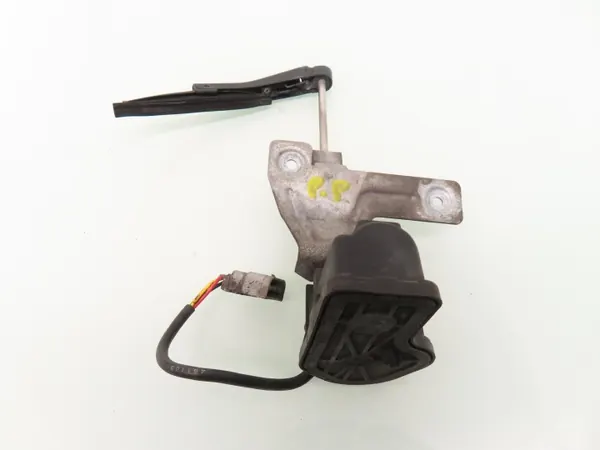 Buse de lave-phare OEM 0390206914 - Saab OE image 4