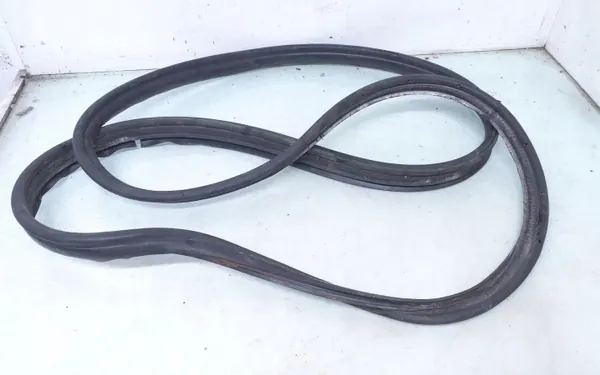Mercedes-Benz S W220 Bagageluckspackning OEM ARA201826 image 2