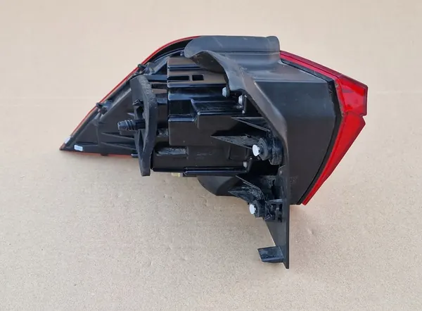 Lámpara trasera derecha VW TIGUAN 5NA945096C image 5