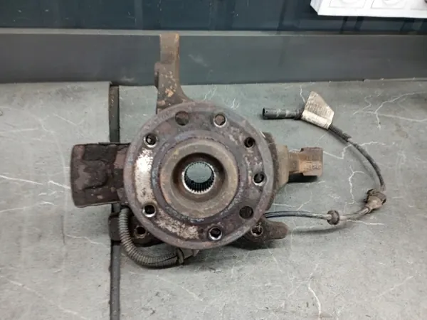OEM 24443540 Porte-fusée droit avant pour Opel Zafira A image 2