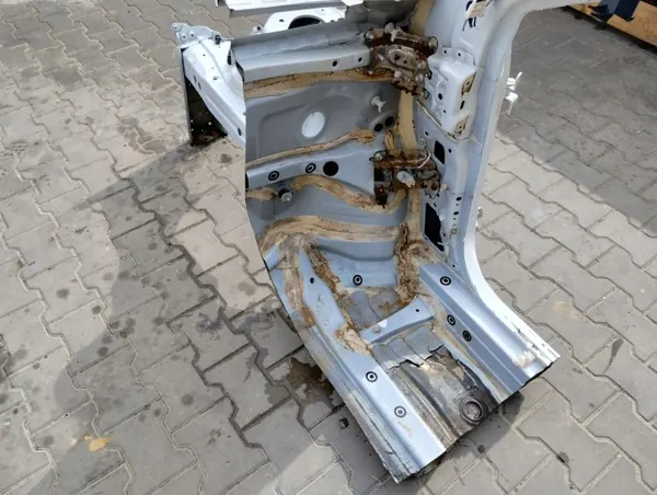 Toyota C-HR II oikea etuneljännes A-pilari image 3