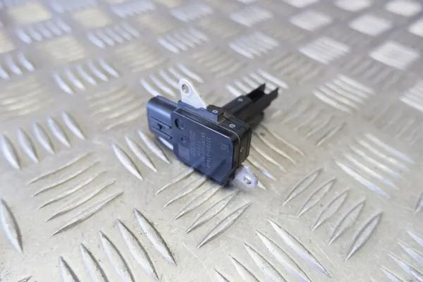 Luftmassenmesser TOYOTA PRIUS PLUS 1.8L Hybrid image 2