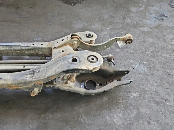 Viga traseira e braços de controlo OEM IMPRK1523960 Lexus CT image 4