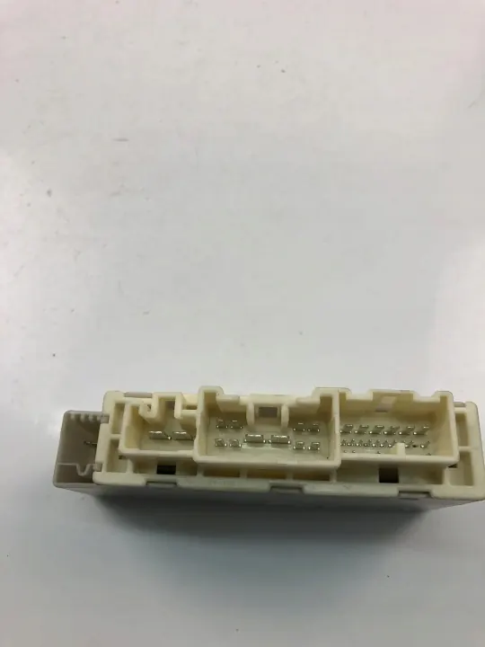 Relé Toyota OEM 8264112290 para Corolla 2015 image 4