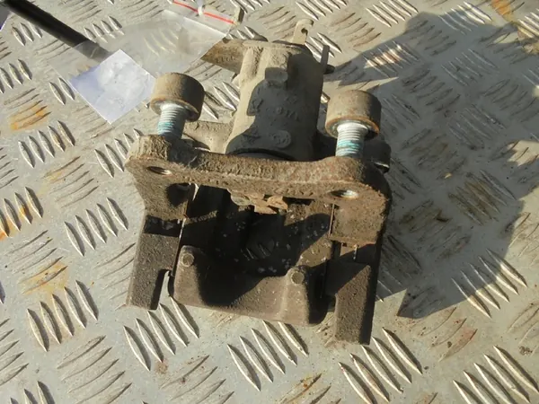 Hinterer rechter Bremssattel Renault Megane III 1.2 TCE image 4