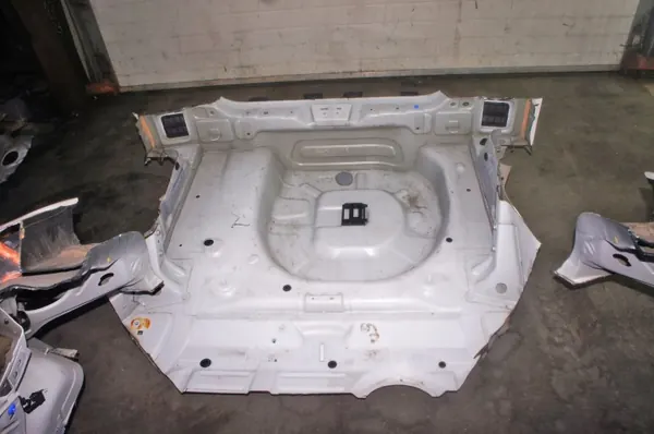 UN401 Opel Corsa F Para-choques Traseiro - Peça OEM Usada image 3