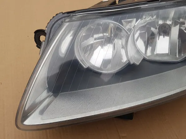 Linkes Scheinwerfer / Audi A6 C6 2004-2008 / Hella OEM image 3
