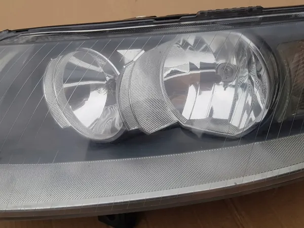 Linkes Scheinwerfer / Audi A6 C6 2004-2008 / Hella OEM image 4