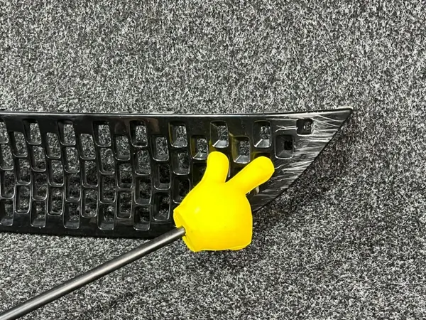 Fiat 500 E II Voorbumper Rooster OEM 735714158 image 4