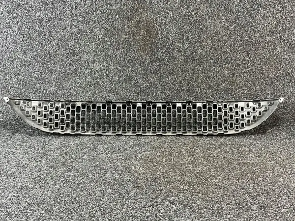 Fiat 500 E II Voorbumper Rooster OEM 735714158 image 5