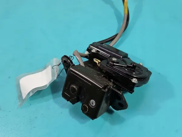 Takaluukun lukko OEM IMPRK1556449 Toyota Corolla Versolle image 3