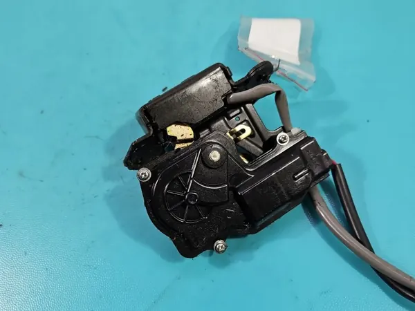 Takaluukun lukko OEM IMPRK1556449 Toyota Corolla Versolle image 4