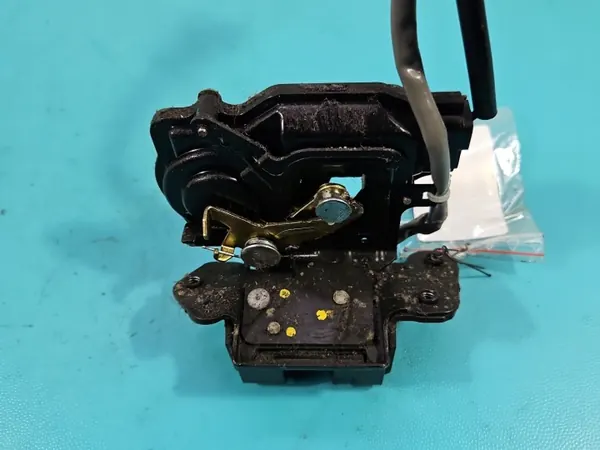 Takaluukun lukko OEM IMPRK1556449 Toyota Corolla Versolle image 5