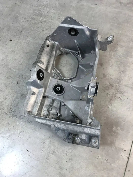 Support de compresseur de climatisation BMW i4 image 2