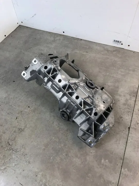 Support de compresseur de climatisation BMW i4 image 6