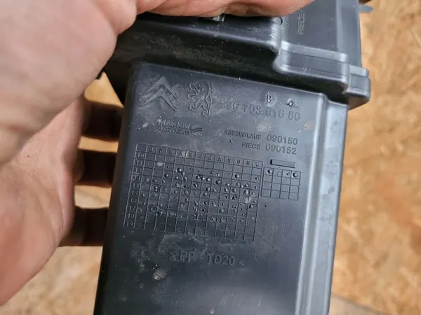 Résonateur d'air OEM 9670851680 pour Peugeot 208 2008 C3 image 3