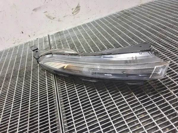 Faro DRO OEM 92208Q0600 para Hyundai Bayon image 2
