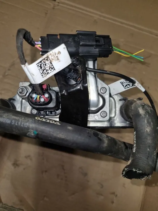 Webasto-lämmitin Volvo XC60 II 2.0 T8 OEM 32400100 image 3