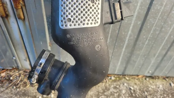 Mercedes V6 CDI Ansaugrohr 6420943497 image 7