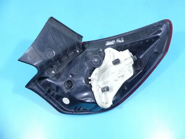 Feu Arrière Gauche Opel Astra IV J HB OEM 1328730 image 4