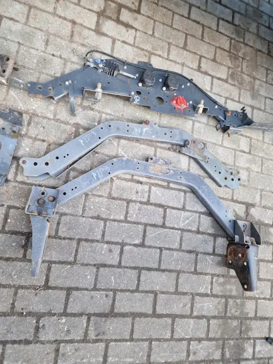 OEM 9303103358 Base Suspension Poutre Arrière Cabine image 2