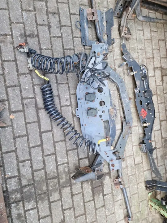 OEM 9303103358 Base Suspension Poutre Arrière Cabine image 3
