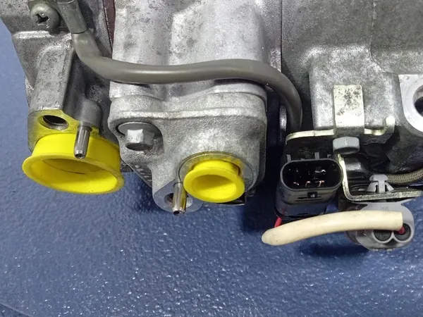 Compresor de Aire Acondicionado INFINITI Q50 2.0T A0008305000 image 6