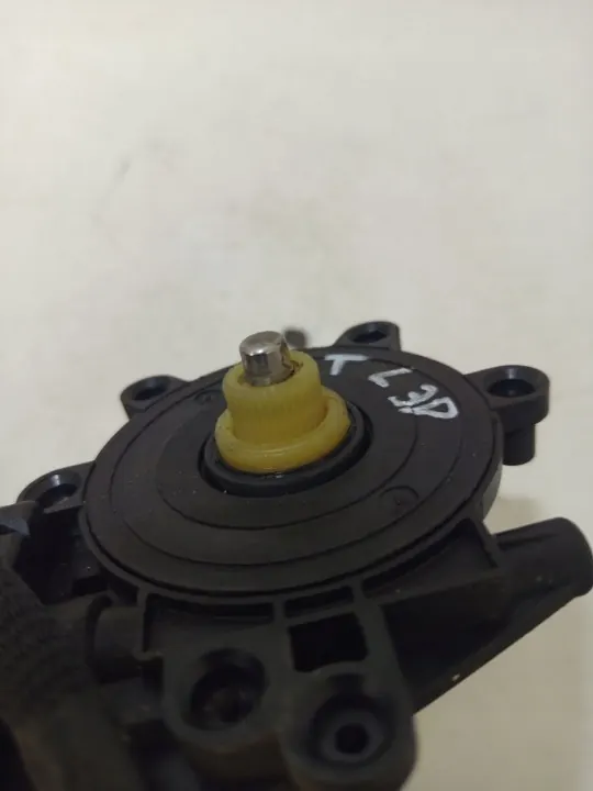 Alfa Romeo GT linker raammotor OEM 3D 2003-2010 image 4