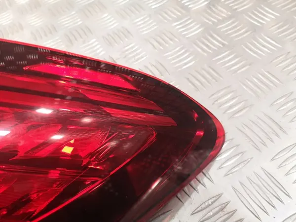 Rechter achterspatbordlamp Mercedes W205 Lift image 4