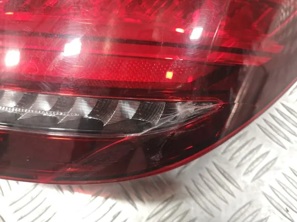 Rechter achterspatbordlamp Mercedes W205 Lift image 5