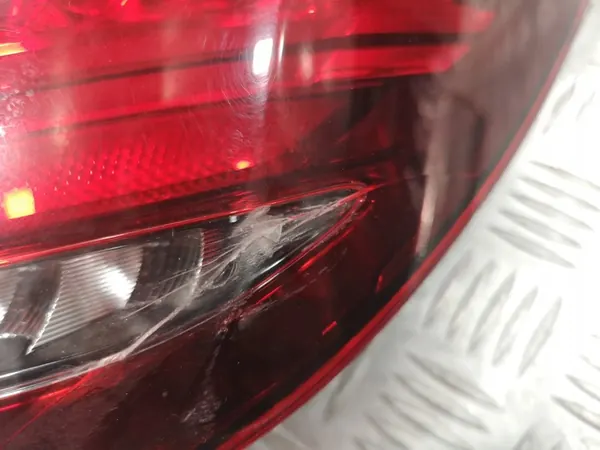 Rechter achterspatbordlamp Mercedes W205 Lift image 7