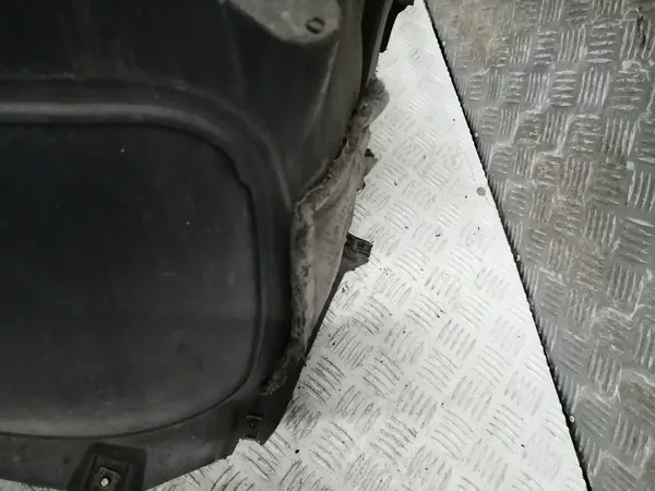 Citroen C4 Picasso II rechter voorwielkast OEM 9812598980 image 3