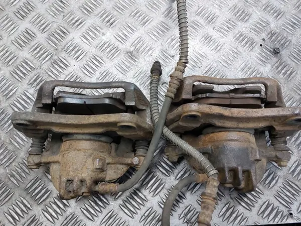 Gebrauchte Bremsscheiben + Beläge + Sattel Volvo V40 image 3