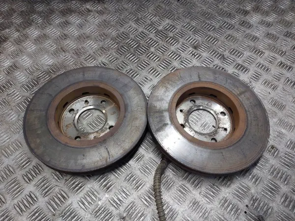 Gebrauchte Bremsscheiben + Beläge + Sattel Volvo V40 image 4