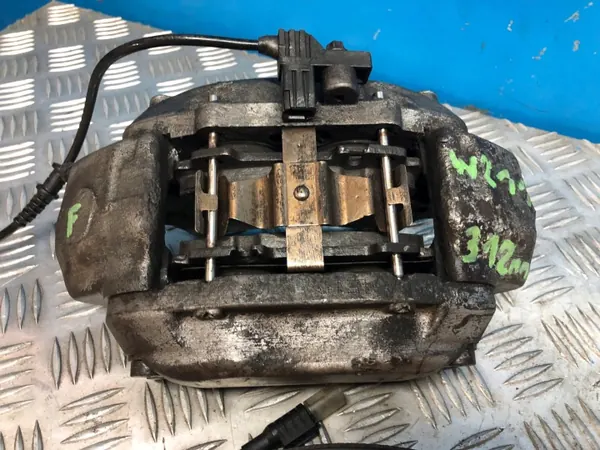 Étriers & Disques Frein Avant Mercedes W211 OEM W211 312MM image 4
